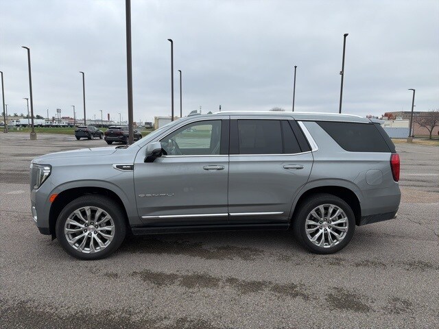 2023 Gmc Yukon Denali photo 3