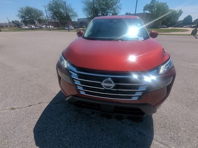 2025 Nissan Rogue SV - Photo 12