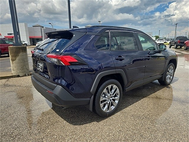 2025 Toyota RAV4 XLE Premium photo 3