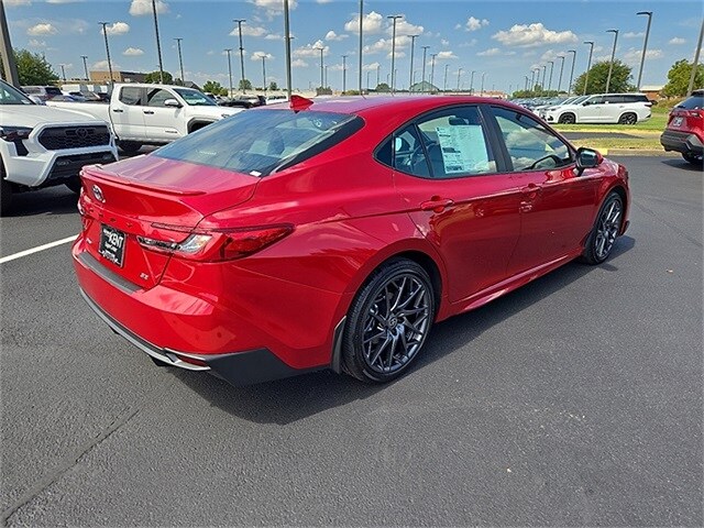 2025 Toyota Camry SE photo 3