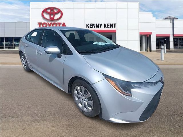 Classic Silver 2025 Toyota Corolla LE FWD Sedan Front-Wheel Drive Continuously Variable Transmission