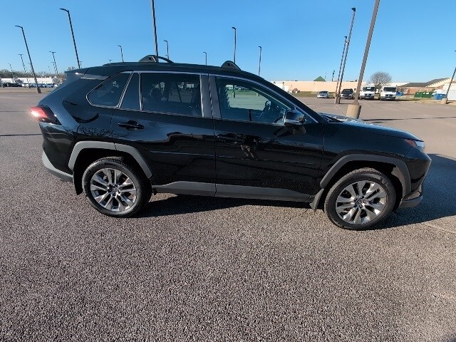 2025 Toyota RAV4 XLE Premium photo 2
