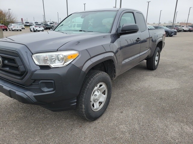 2020 Toyota Tacoma SR photo 3