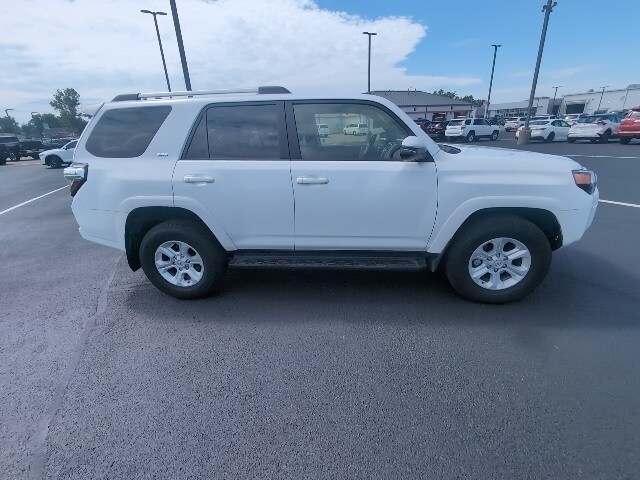 2024 Toyota 4Runner SR5 Premium photo 2