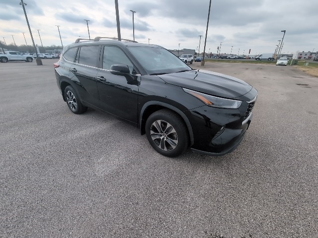 2023 Toyota Highlander XLE's photo