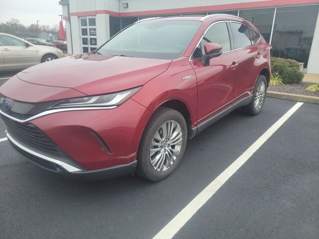 2021 Toyota Venza XLE photo 3