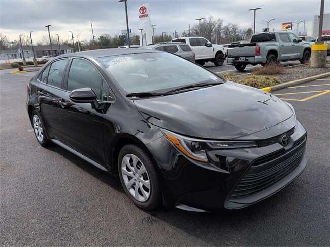 2025 Toyota Corolla LE Sedan
