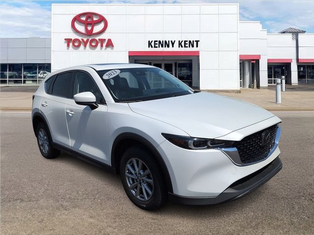 2023 Mazda CX-5 S Preferred package Auto AWD's photo