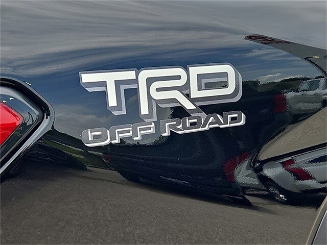 2025 Toyota Tacoma TRD photo 4