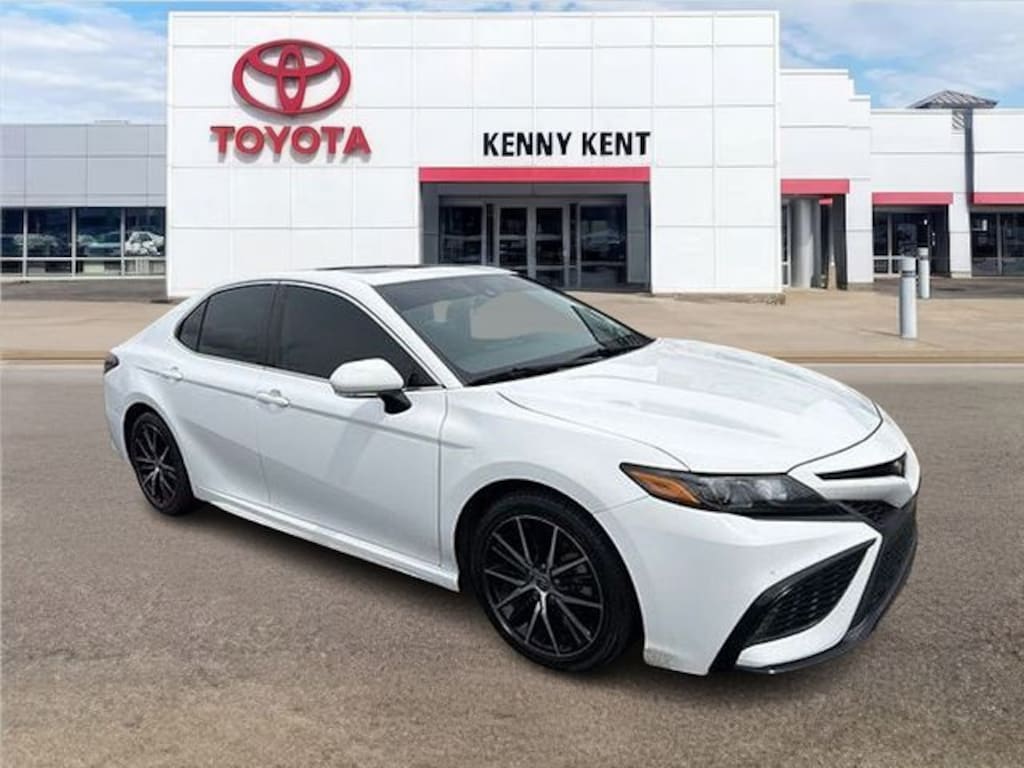 Used 2021 Toyota Camry SE Sedan