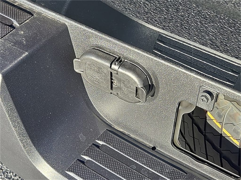 New 2025 Toyota Tacoma SR5 Truck Double Cab