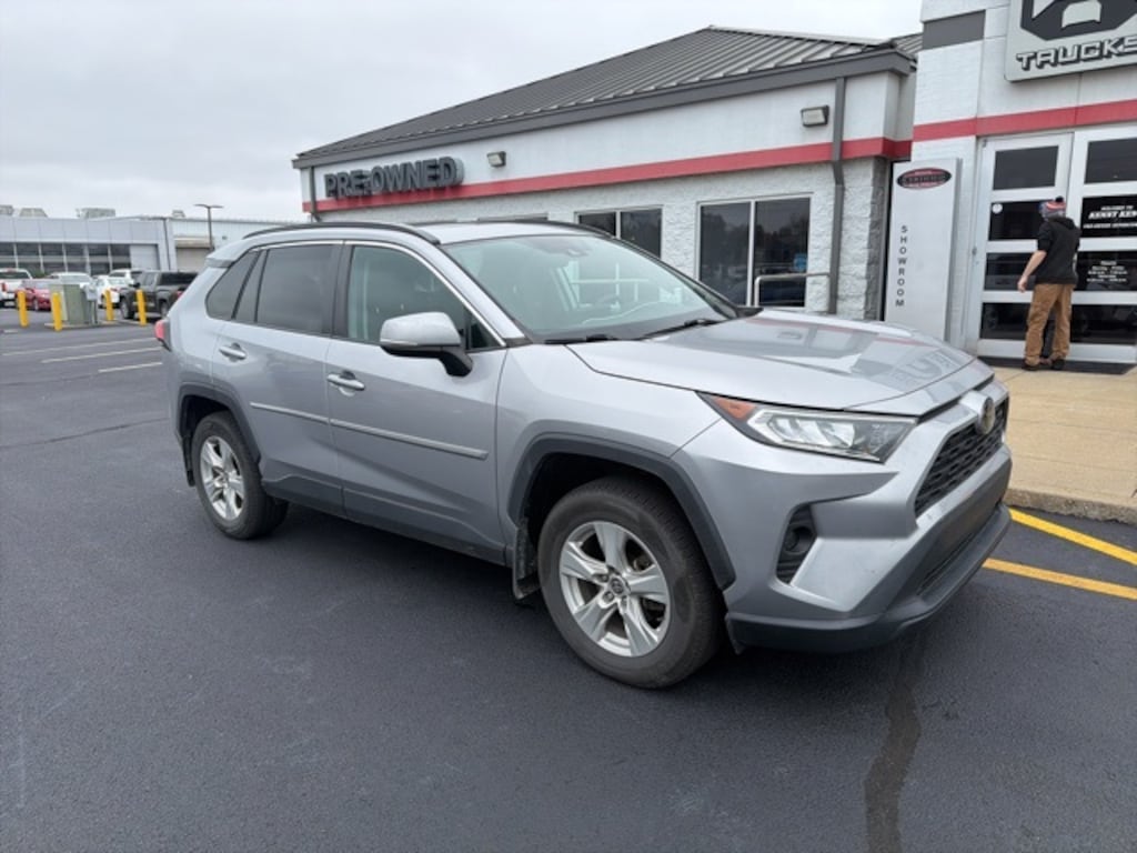 Used 2021 Toyota RAV4 XLE SUV