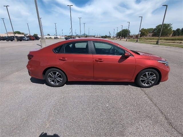 Used 2023 Kia Forte LXS with VIN 3KPF24AD2PE565090 for sale in Evansville, IN