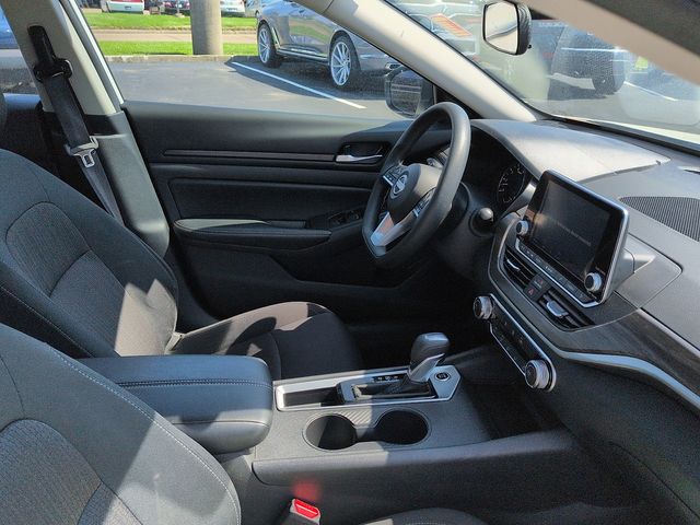 2025 Nissan Altima SV - Photo 10