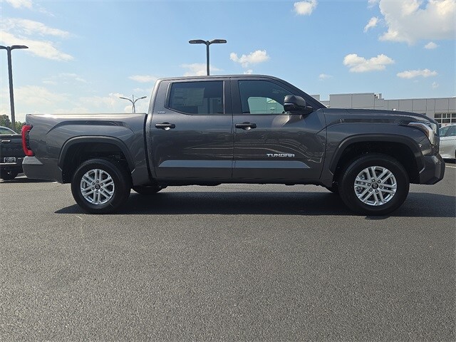 2026 Toyota Tundra SR5 photo 2