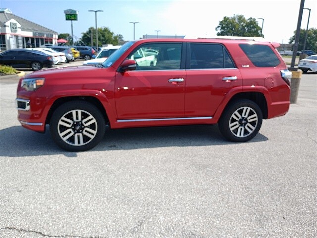 2023 Toyota 4Runner Limited photo 2