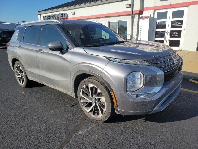 2022 Mitsubishi Outlander SEL's photo