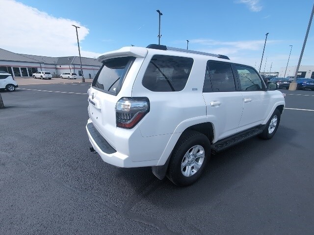 2024 Toyota 4Runner SR5 Premium photo 3