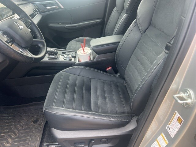 2022 Mitsubishi Outlander Black Edition LE SEL GT photo 4