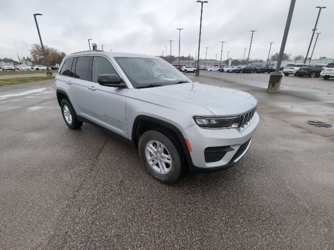 2022 Jeep Grand Cherokee Laredo SUV