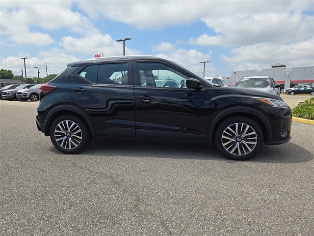 Used 2021 Nissan Kicks SV with VIN 3N1CP5CV6ML512564 for sale in Evansville, IN