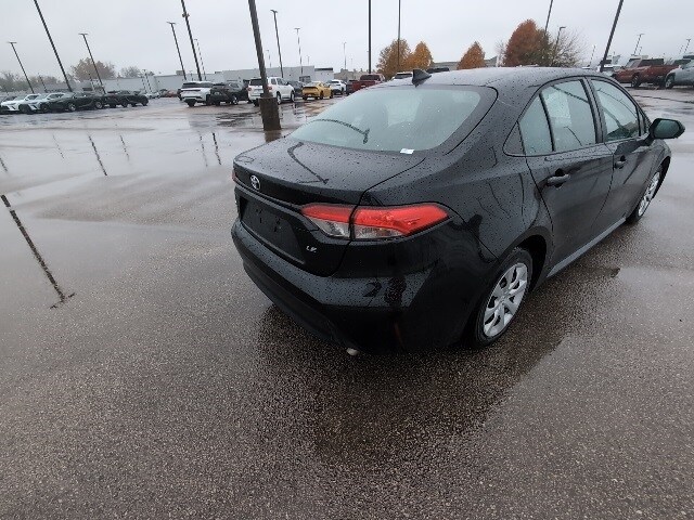 2023 Toyota Corolla LE photo 3