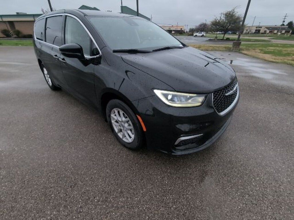 Used 2024 Chrysler Pacifica Touring L Van Passenger Van