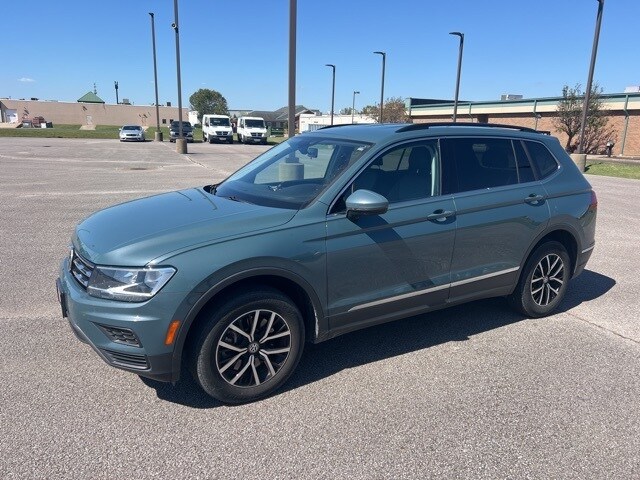 2021 Volkswagen Tiguan SE photo 2
