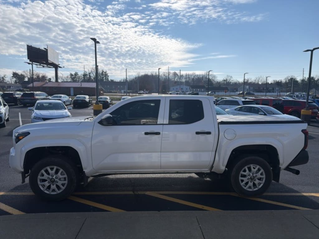 Used 2024 Toyota Tacoma SR Truck Double Cab