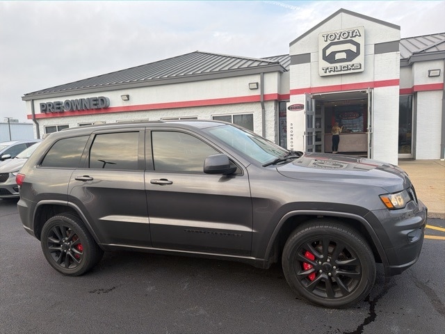 2017 Jeep Grand Cherokee Altitude's photo