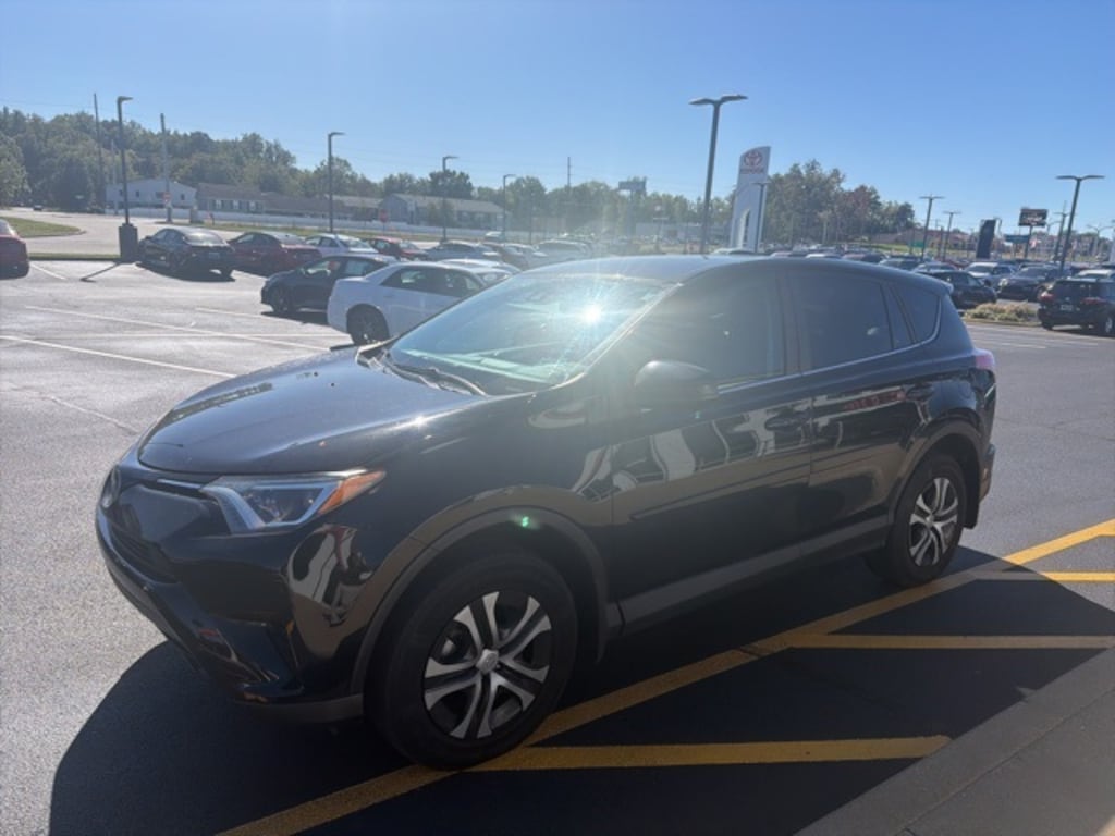 Used 2018 Toyota RAV4 LE SUV