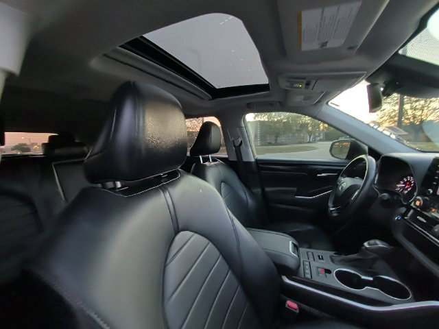 Used 2021 Toyota Highlander XLE SUV