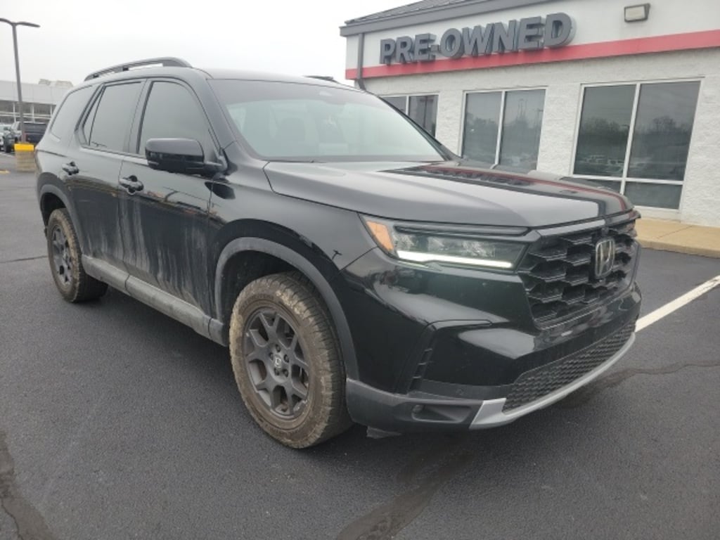 Used 2024 Honda Pilot TrailSport SUV