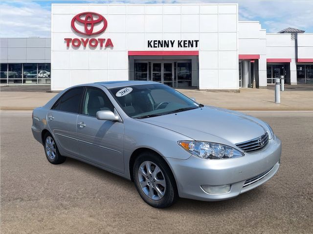 2005 Toyota Camry XLE V6 FWD