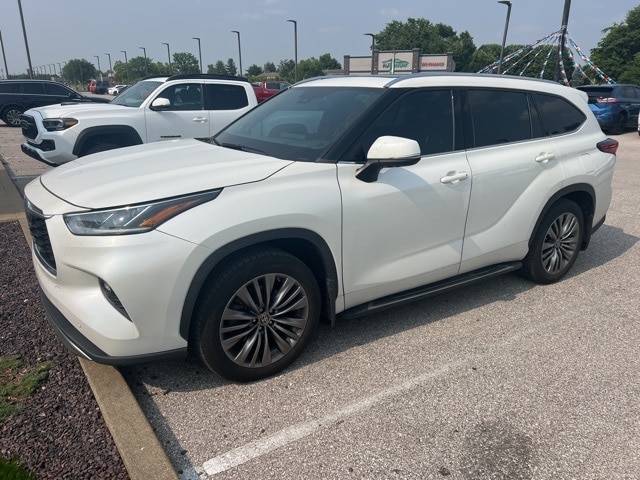 Used 2021 Toyota Highlander Platinum with VIN 5TDFZRBH6MS118242 for sale in Evansville, IN