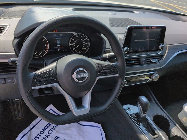 2025 Nissan Altima SV - Photo 13