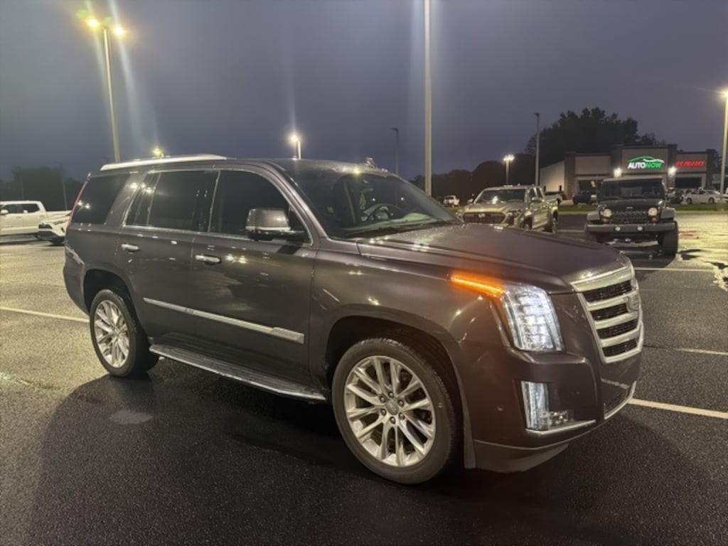 Used 2018 CADILLAC Escalade Luxury SUV