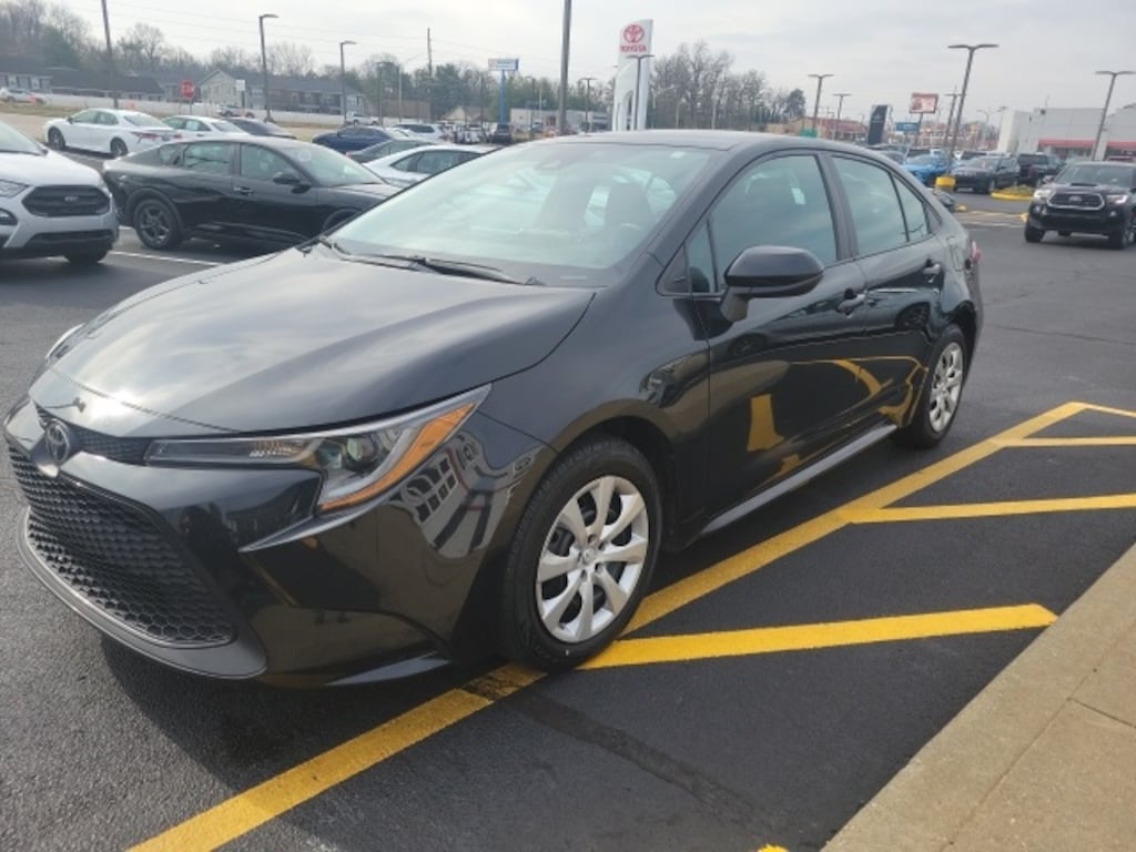 Used 2021 Toyota Corolla LE Sedan