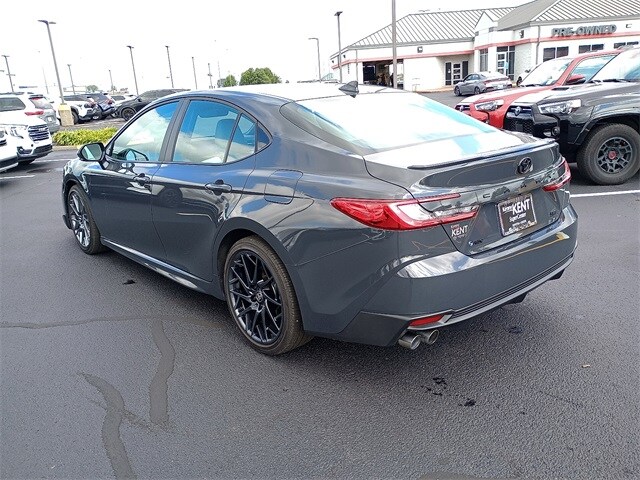 2025 Toyota Camry SE photo 4