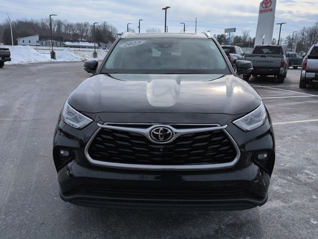Used 2023 Toyota Highlander L SUV
