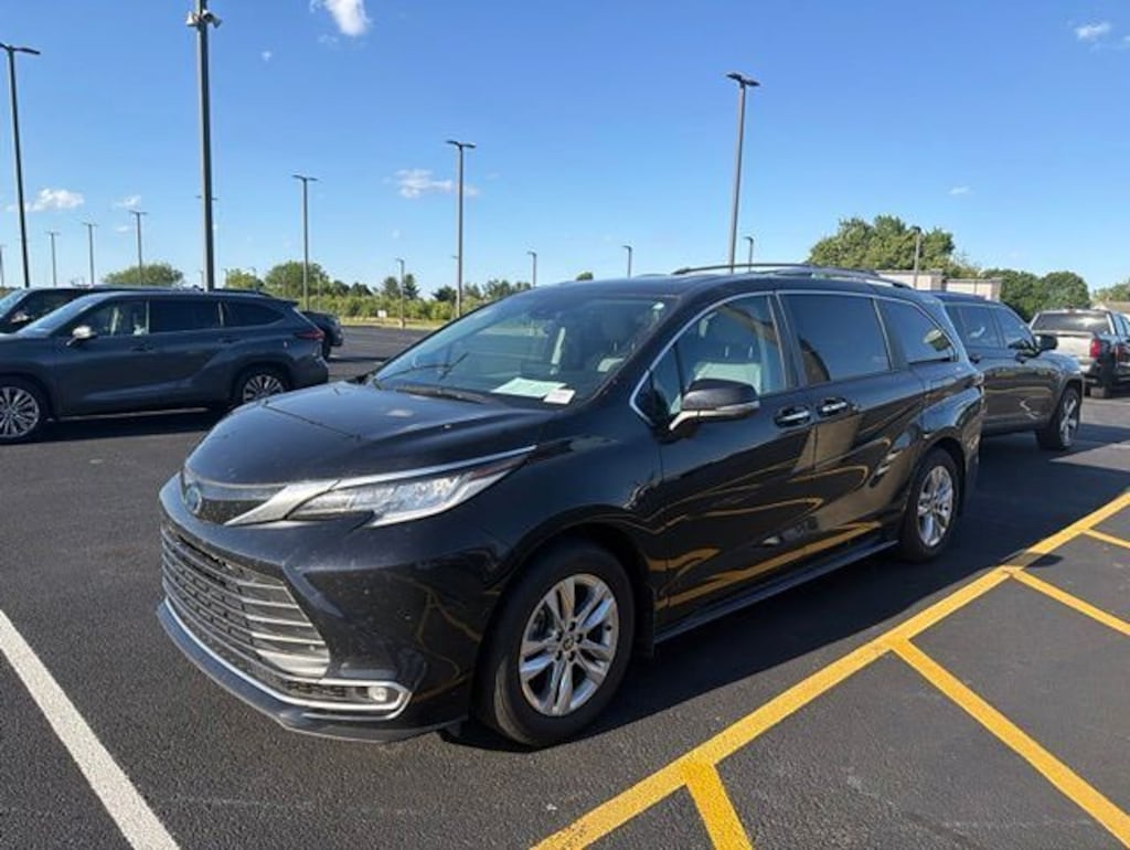 Used 2022 Toyota Sienna Limited Van Passenger Van