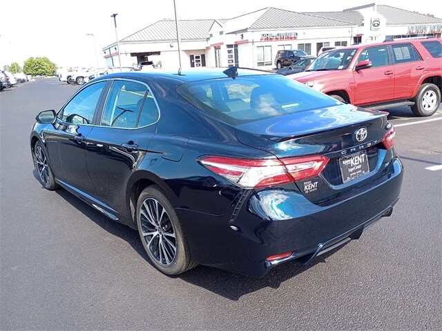 2020 Toyota Camry SE photo 4