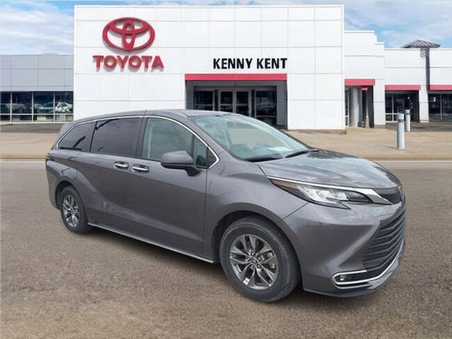 2023 Toyota Sienna XLE Van Passenger Van