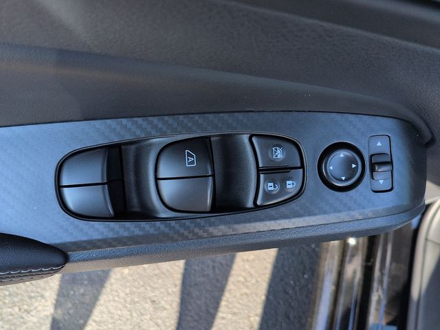 2025 Nissan Altima SV - Photo 14