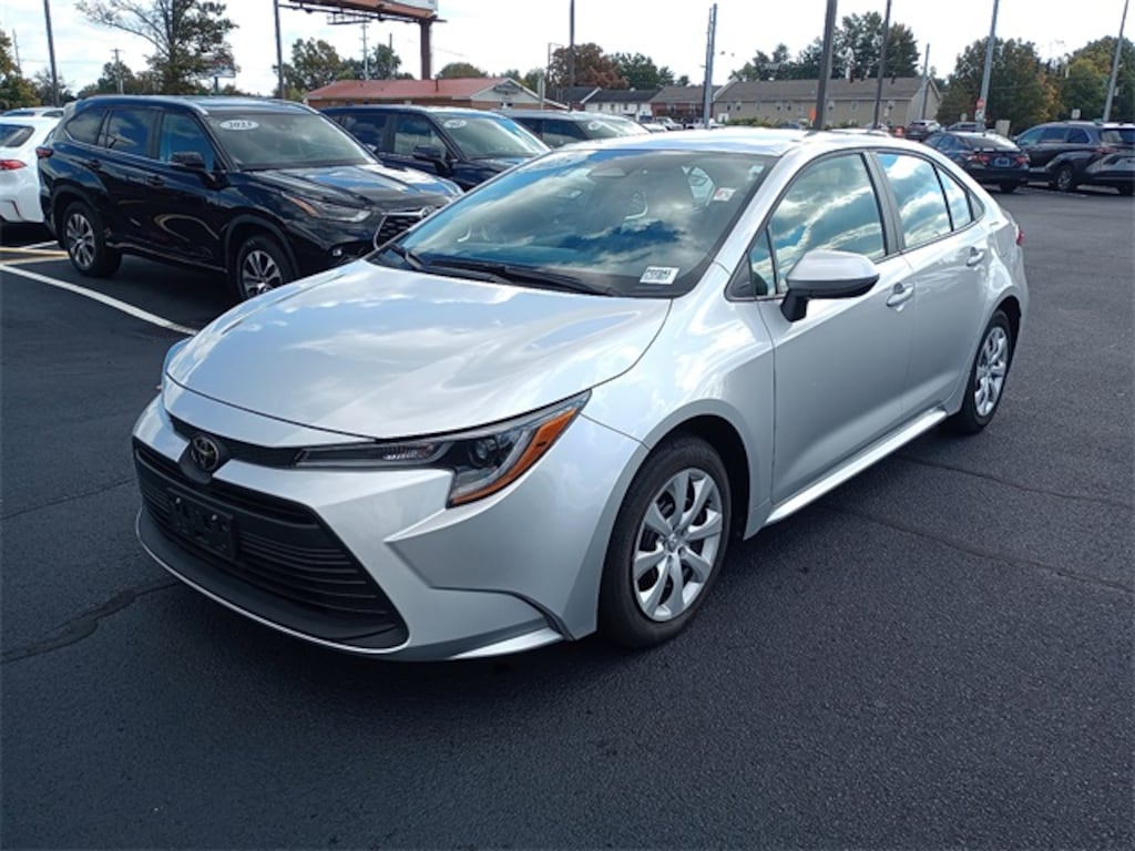 Certified 2025 Toyota Corolla LE Sedan