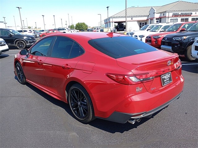 2025 Toyota Camry SE photo 4