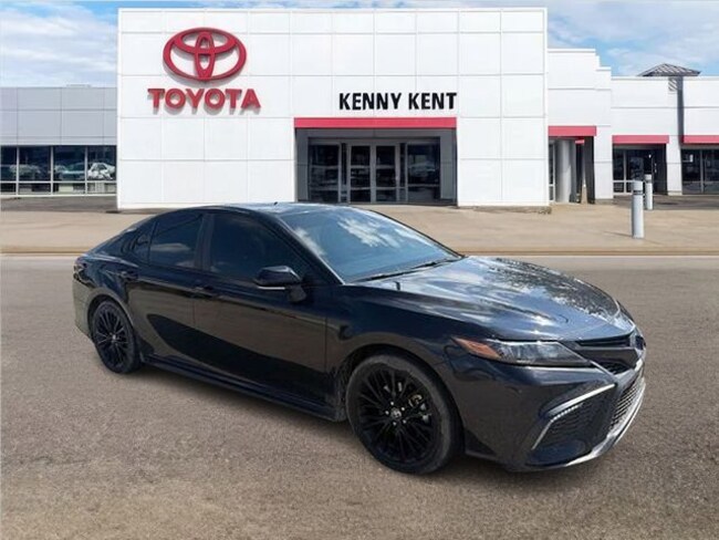 2022 Toyota Camry Hybrid SE Sedan