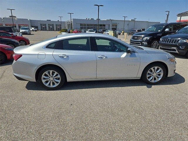 Used 2022 Chevrolet Malibu 1LT with VIN 1G1ZD5ST9NF121929 for sale in Evansville, IN