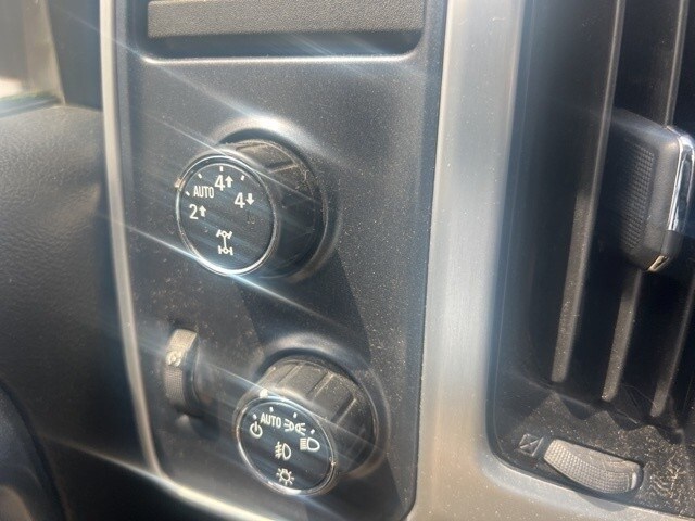 2016 Gmc Sierra 1500 SLE photo 3