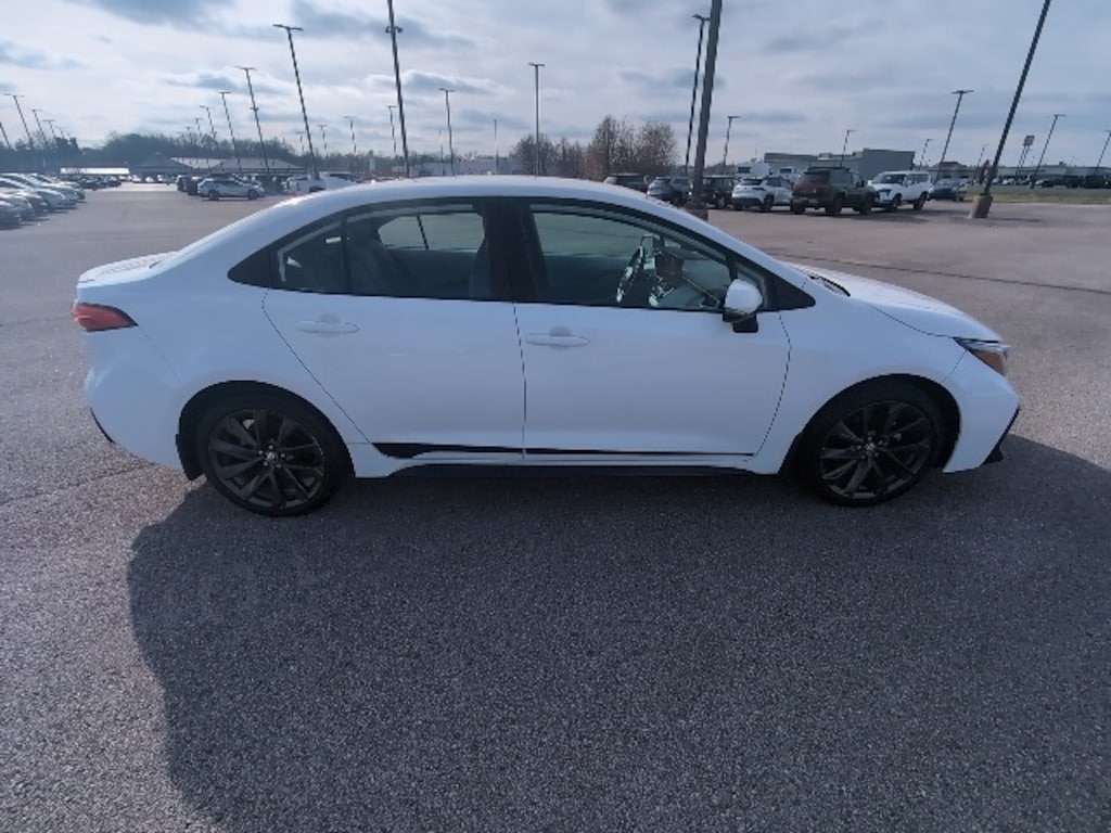 Used 2025 Toyota Corolla SE Sedan